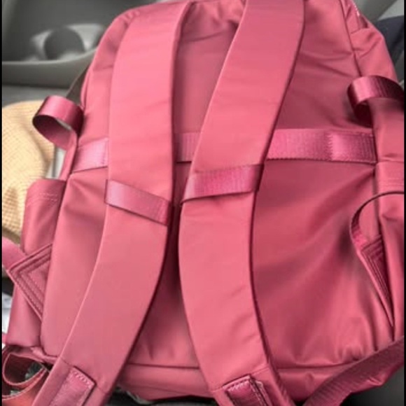 Lululemon NWT 22L New Crew Burgundy Backpack - Picture 2 of 4